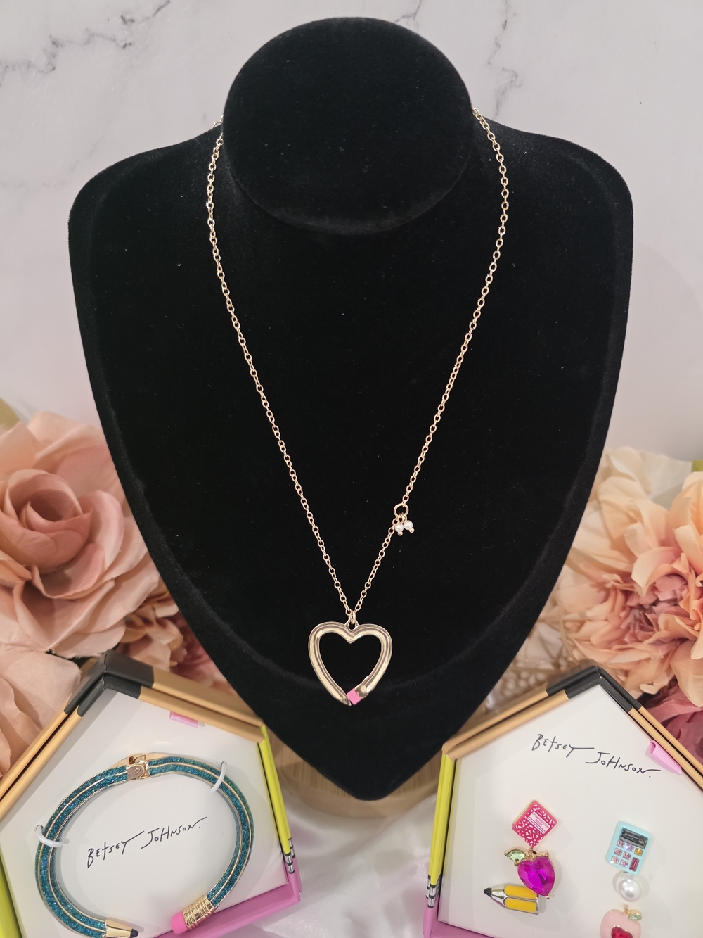 Betsey Johnson Gold Heart Pendant Necklace with Bracelet and Earrings Set - Picture 4 of 5